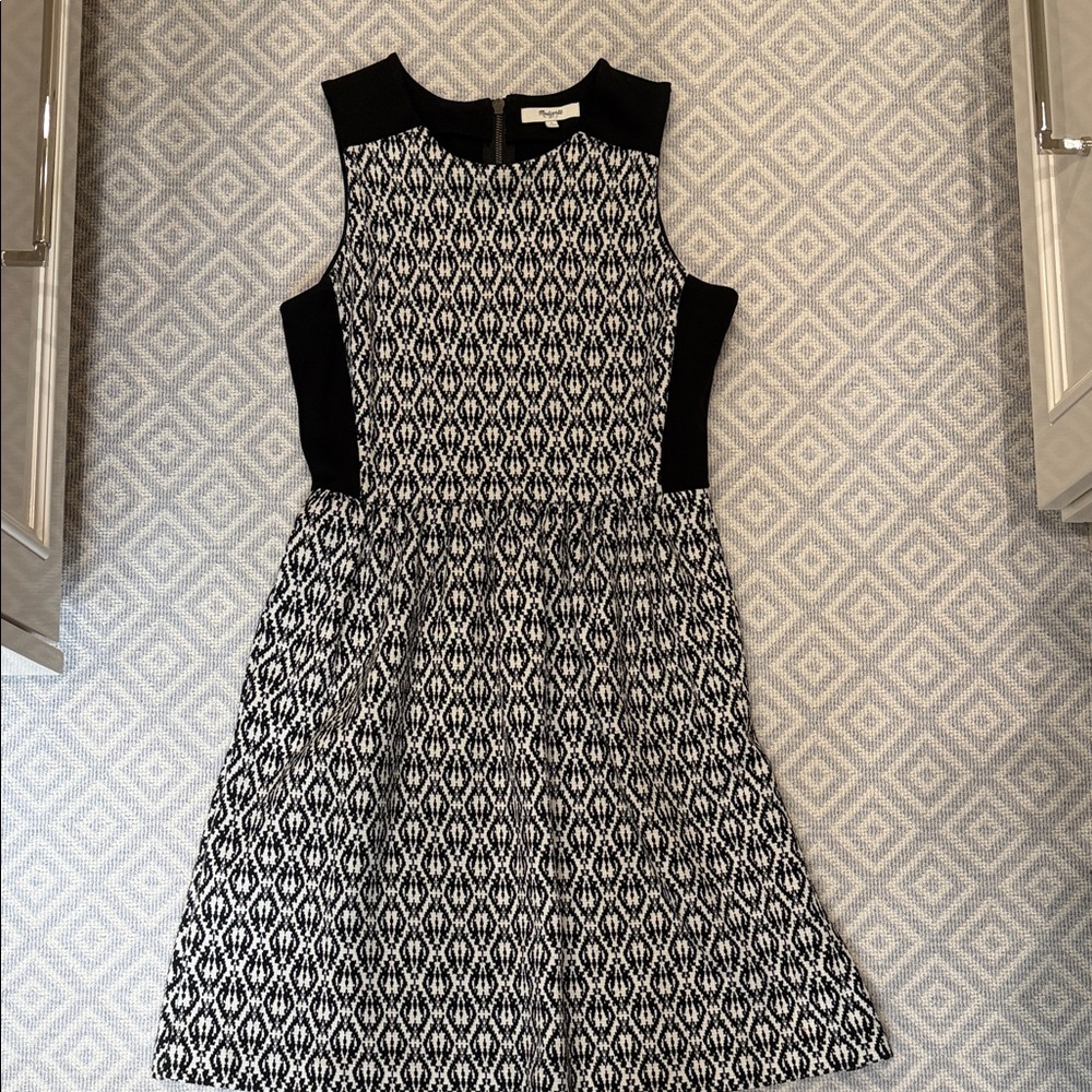 Madewell Black & White Sleeveless Fit-and-Flare Midi Dress